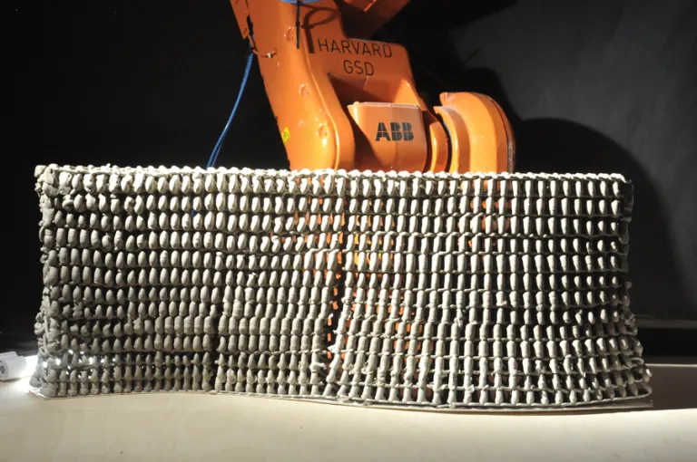 Picture of double curved geometry produced by using a closed-loop system
