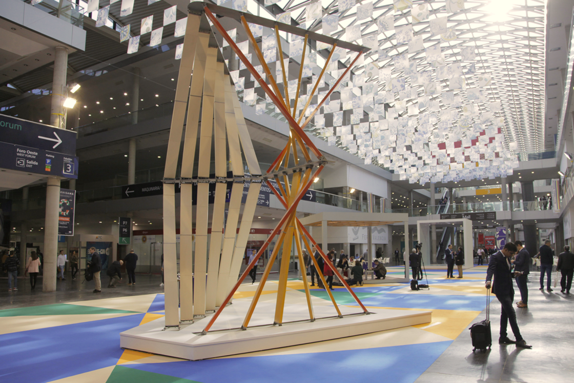 Picture of the ceramic tower and the site