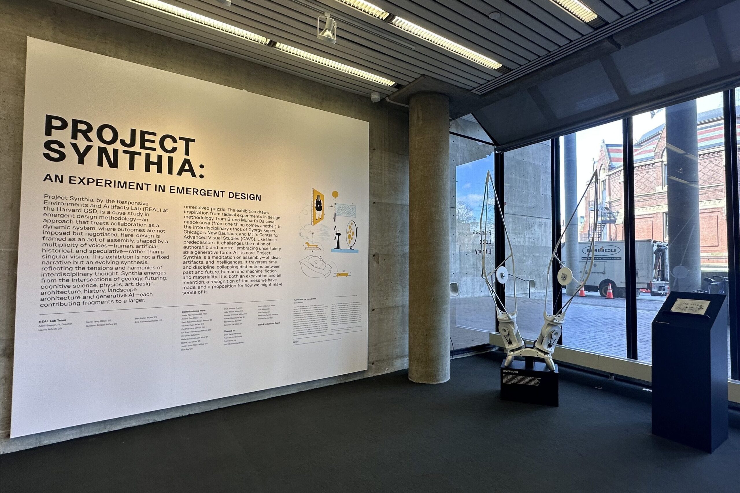 Exhibition with text and robotic installation